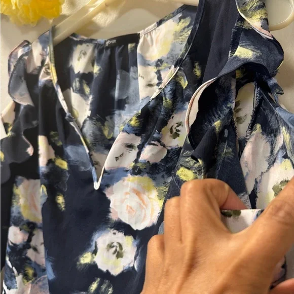 Gibson Navy Floral Ruffle Sleeve Blouse with White Roses - Picture 10 of 12